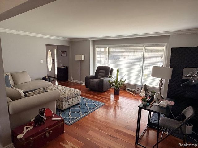 27805 Arlington Drive, Southfield, MI 48076