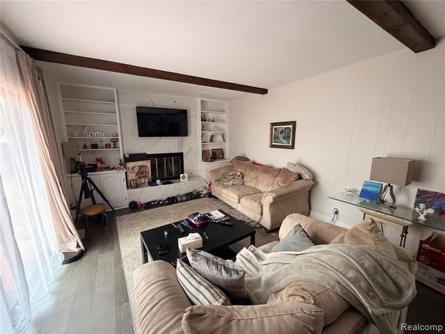 27805 Arlington Drive, Southfield, MI 48076