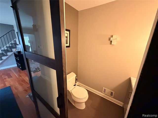 27805 Arlington Drive, Southfield, MI 48076