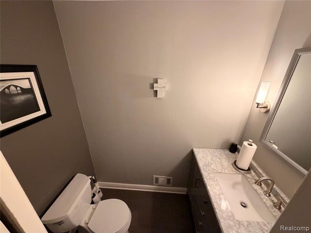 27805 Arlington Drive, Southfield, MI 48076