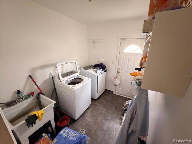 27805 Arlington Drive, Southfield, MI 48076