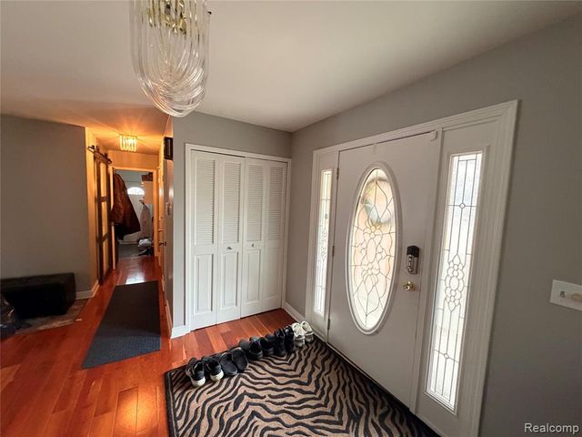 27805 Arlington Drive, Southfield, MI 48076