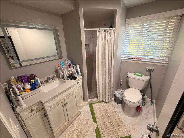 27805 Arlington Drive, Southfield, MI 48076