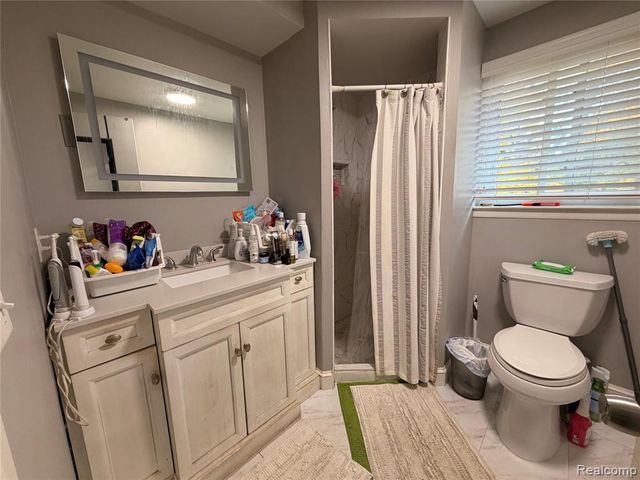 27805 Arlington Drive, Southfield, MI 48076