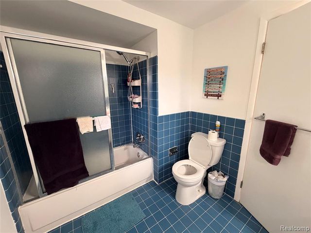 27805 Arlington Drive, Southfield, MI 48076