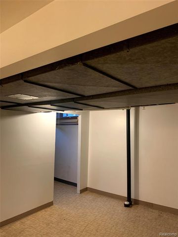 27805 Arlington Drive, Southfield, MI 48076