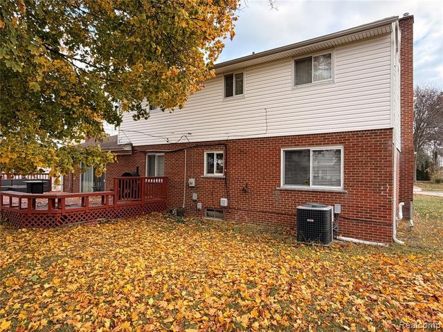 27805 Arlington Drive, Southfield, MI 48076