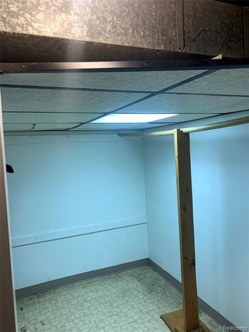 27805 Arlington Drive, Southfield, MI 48076