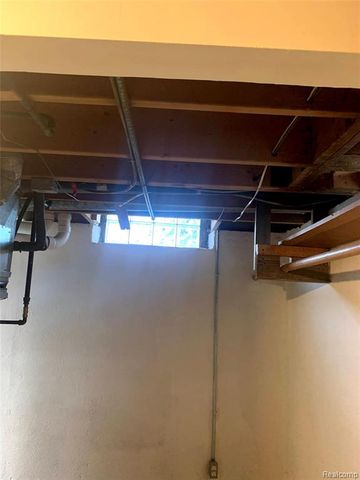 27805 Arlington Drive, Southfield, MI 48076