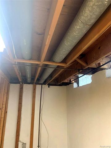 27805 Arlington Drive, Southfield, MI 48076