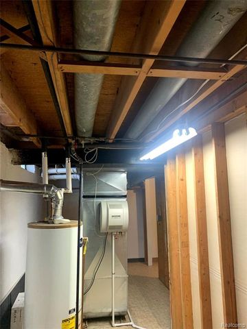 27805 Arlington Drive, Southfield, MI 48076