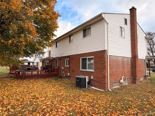 27805 Arlington Drive, Southfield, MI 48076