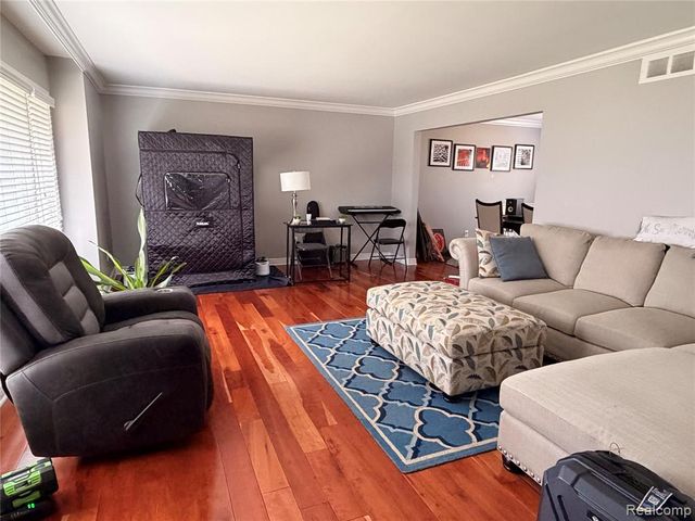 27805 Arlington Drive, Southfield, MI 48076