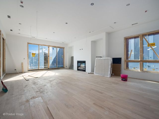 3923 N Janssen Avenue 2E, Chicago, IL 60613