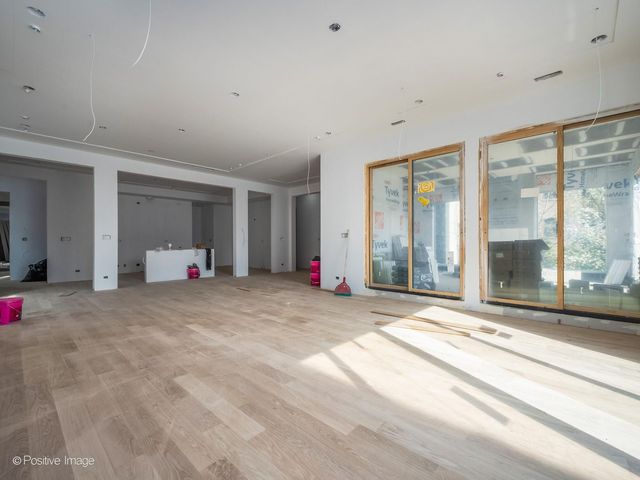 3923 N Janssen Avenue 2E, Chicago, IL 60613