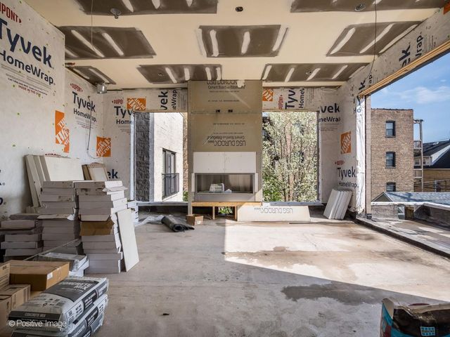 3923 N Janssen Avenue 2E, Chicago, IL 60613