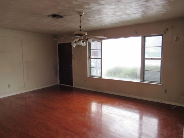 2131 Hermanson Drive, Waco, TX 76710