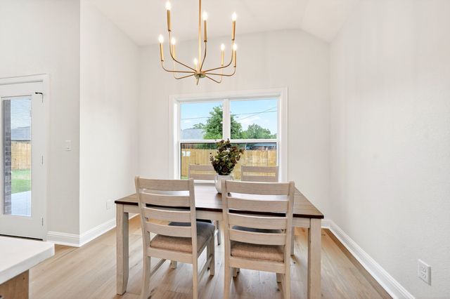 213 Central Park Court, Athens, TX 75751