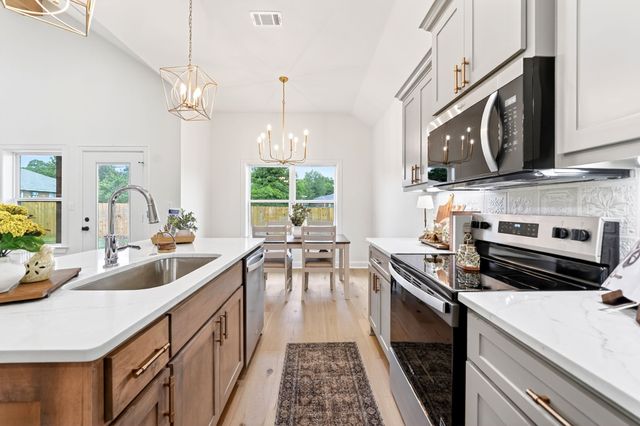 213 Central Park Court, Athens, TX 75751