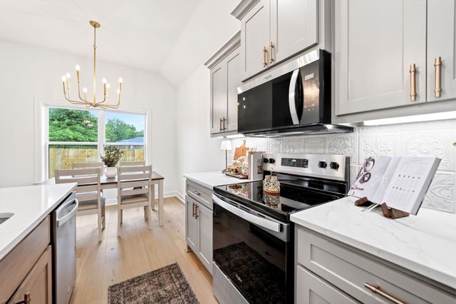 213 Central Park Court, Athens, TX 75751