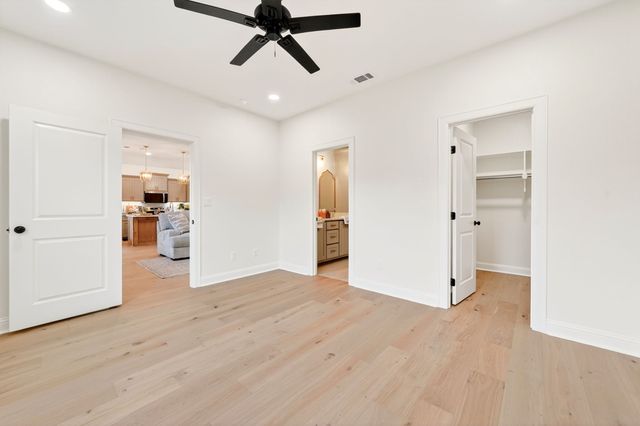213 Central Park Court, Athens, TX 75751