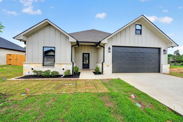 213 Central Park Court, Athens, TX 75751