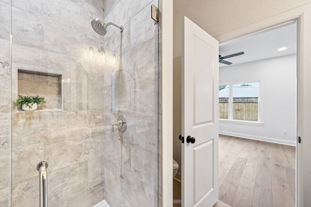 213 Central Park Court, Athens, TX 75751