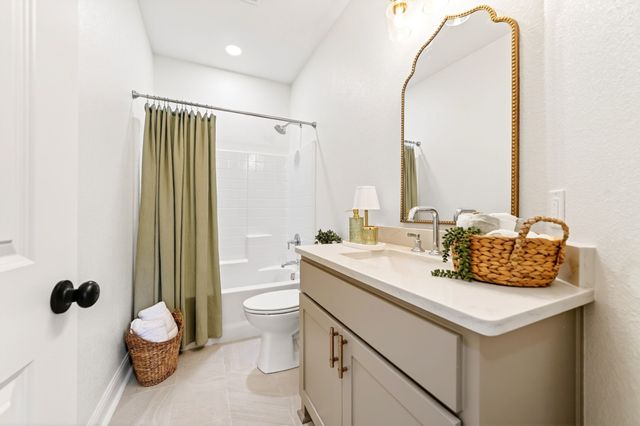 213 Central Park Court, Athens, TX 75751