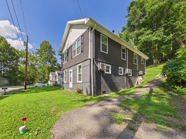 817 Kanawha State Forest Drive, Charleston, WV 25314