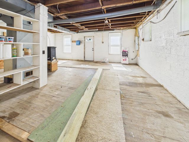 817 Kanawha State Forest Drive, Charleston, WV 25314