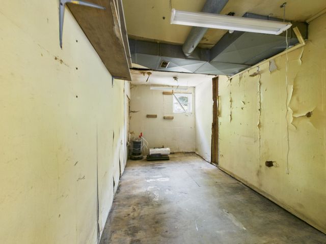 817 Kanawha State Forest Drive, Charleston, WV 25314