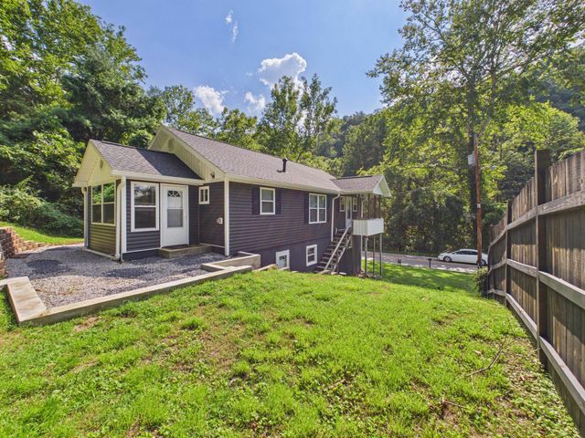 817 Kanawha State Forest Drive, Charleston, WV 25314