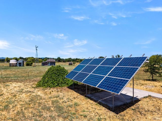 3155 Soda Bay Rd, Lakeport, CA 95453