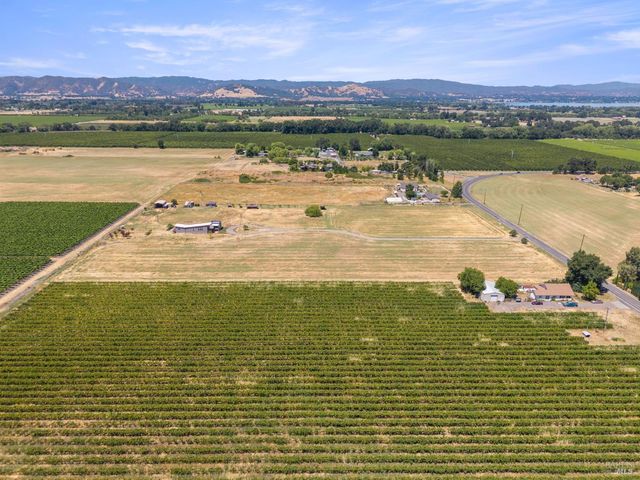 3155 Soda Bay Rd, Lakeport, CA 95453