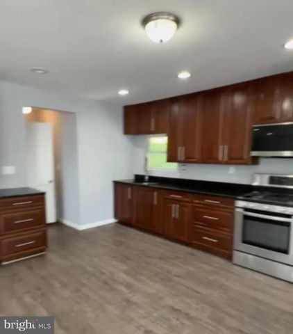6913 ANNAPOLIS RD, Hyattsville, MD 20784