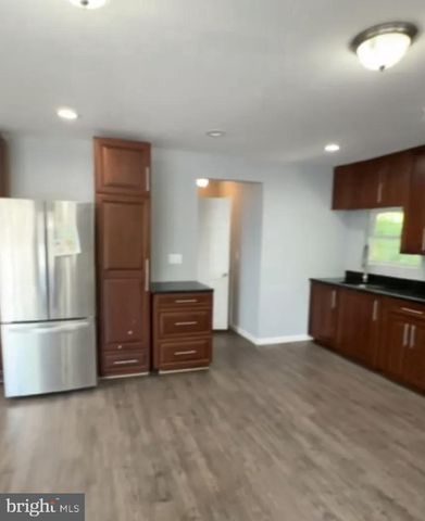6913 ANNAPOLIS RD, Hyattsville, MD 20784