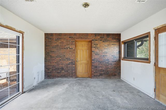 515 Glencoe Circle, Claremore, OK 74017