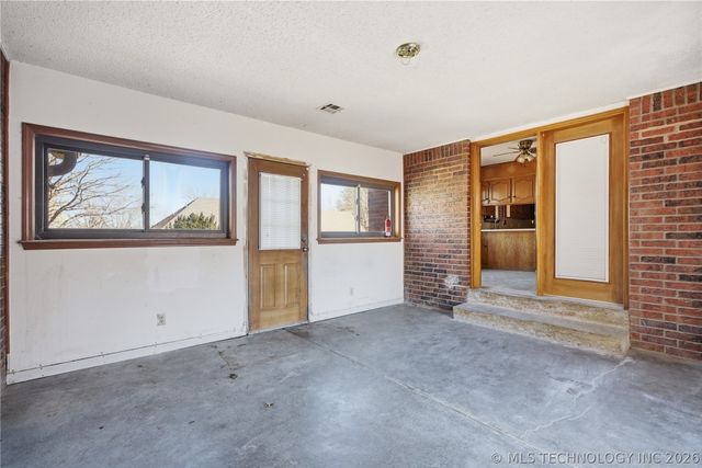 515 Glencoe Circle, Claremore, OK 74017