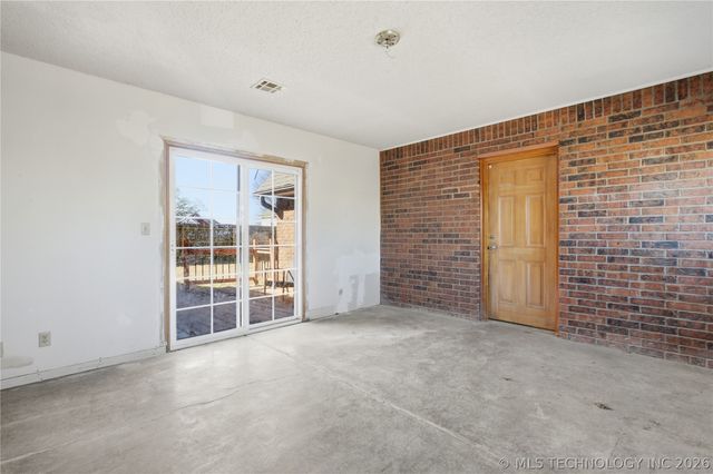 515 Glencoe Circle, Claremore, OK 74017