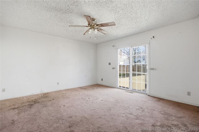 515 Glencoe Circle, Claremore, OK 74017