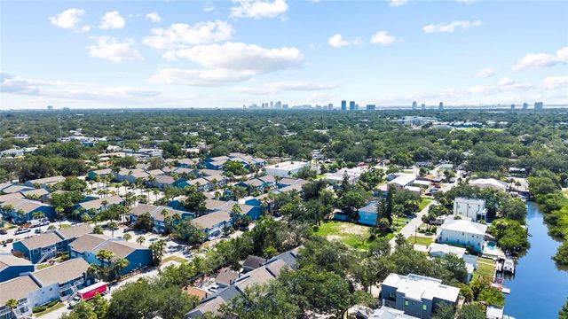 4833 W FLAMINGO RD, Tampa, FL 33611