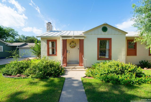 128 E Elmview Pl, San Antonio, TX 78209