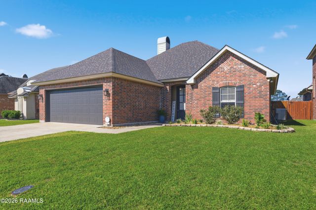 210 Cedar Grove Drive, Youngsville, LA 70592