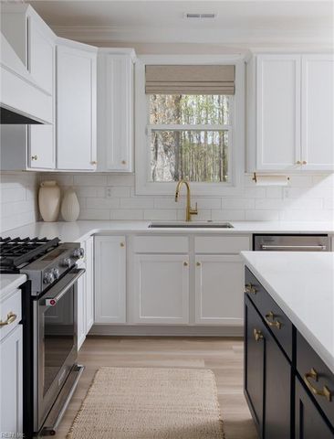 1325 Narrow WAY, Virginia Beach, VA 23451