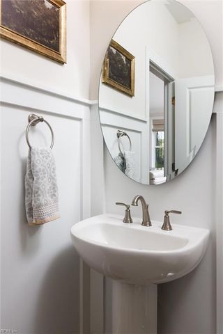 1325 Narrow WAY, Virginia Beach, VA 23451