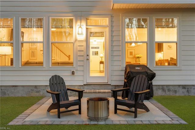 1325 Narrow WAY, Virginia Beach, VA 23451