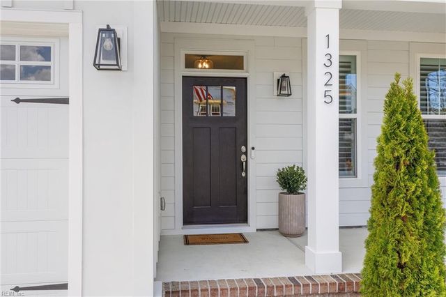 1325 Narrow WAY, Virginia Beach, VA 23451