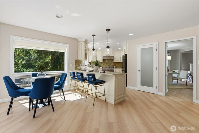 15461 SE 67th St, Bellevue, WA 98006