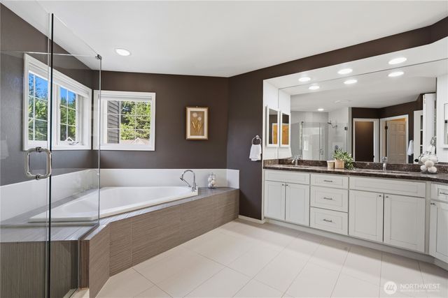 15461 SE 67th St, Bellevue, WA 98006