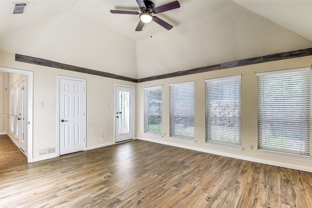 3702 Woodside Drive, Arlington, TX 76016
